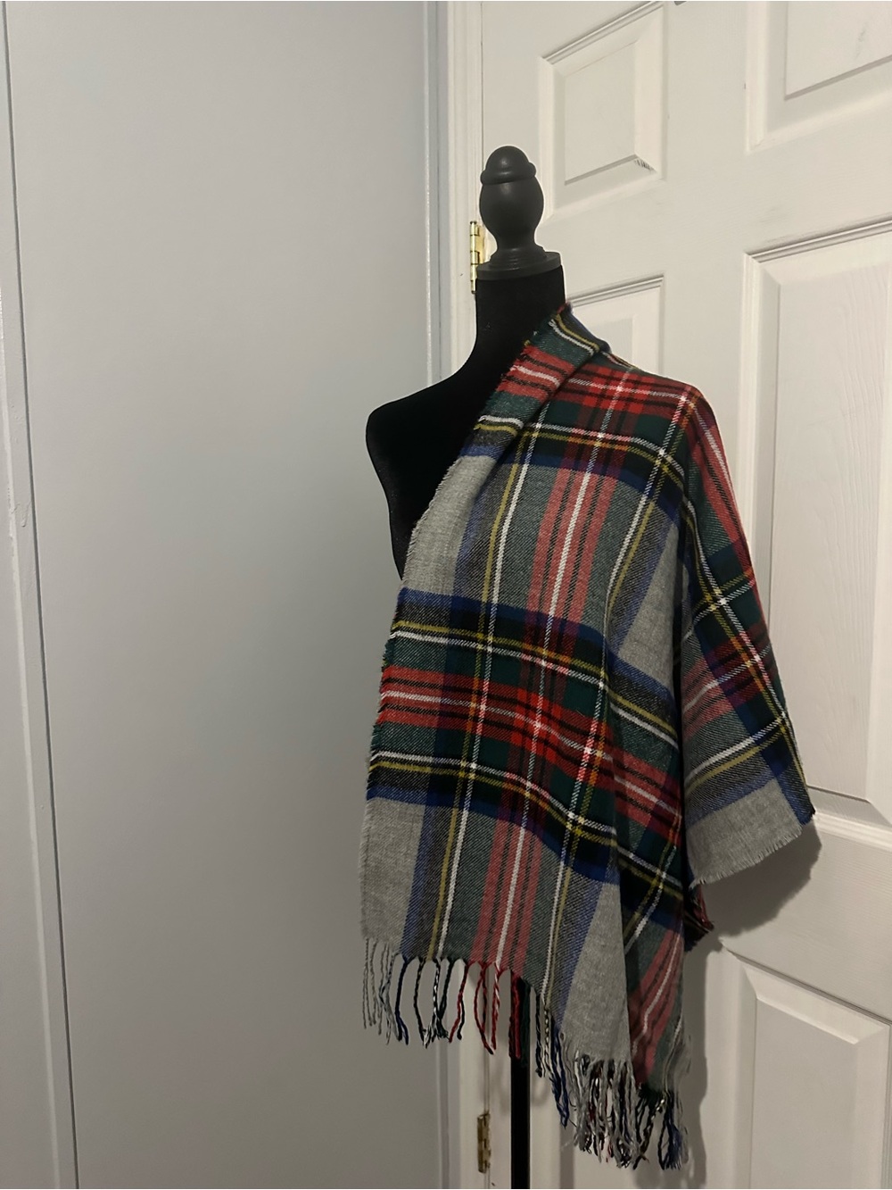 Banana Republic Plaid Blanket Scarf Wrap Shawl Grey Stewart Tartan